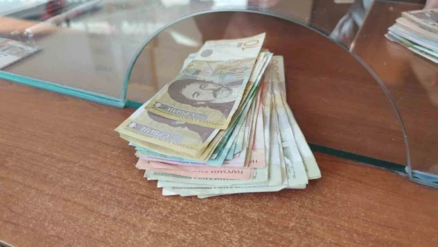 Kosova'da 1 Şubat'tan itibaren Sırp para birimi dinarın kullanımı yasaklanıyor