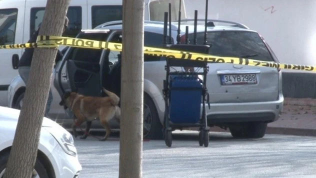 Kovalamacada ateş açılarak durdurulan araç polisi alarma geçirdi