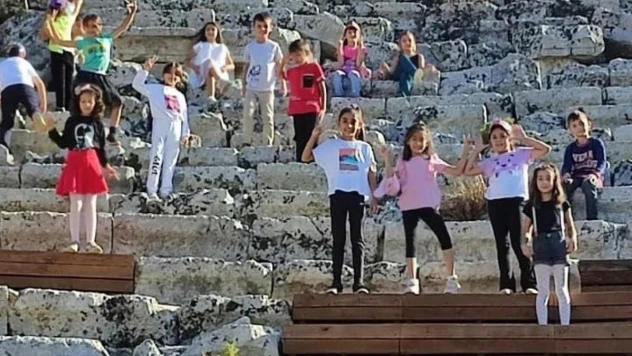 Köyceğiz Beyobası İlkokulu Kaunos'u gezdi