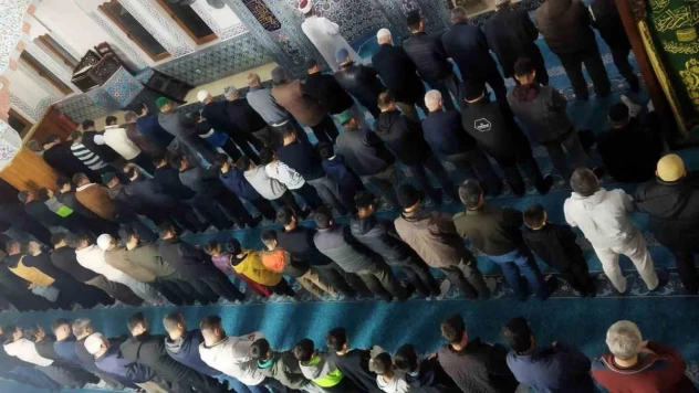 Köyceğiz'de Miraç Kandili'nde camiler doldu