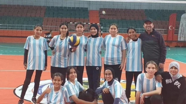Köyceğiz İmam Hatip Ortaokulu voleybolda ilçe şampiyonu oldu