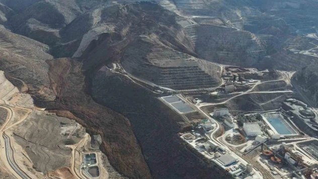 KTÜ heyeti Erzincan'daki maden sahasında inceleme yaptı