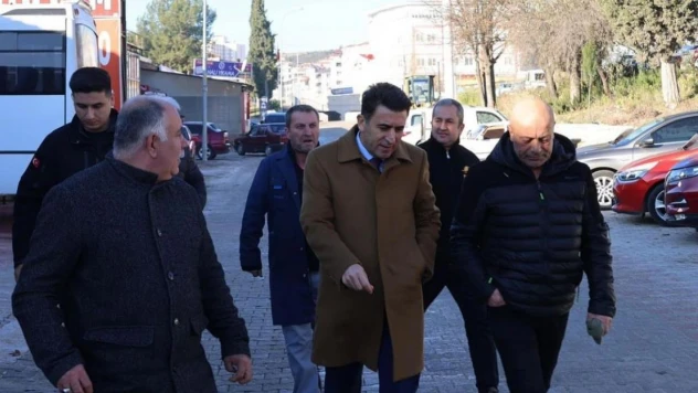 Küçük sanayi sitesi esnafının derdine ortak oldu