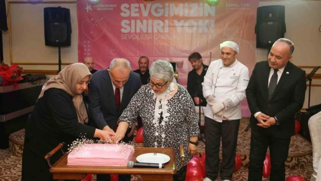 Küçükçekmece Belediyesi 65 yaş üstü çiftler için Sevgililer Günü daveti düzenledi