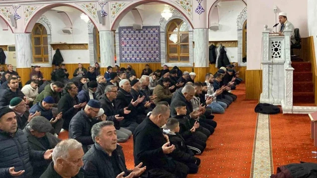 Kulu'da Miraç Kandili'nde camiler doldu