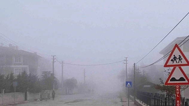 Kulu'da sis trafiği olumsuz etkiliyor