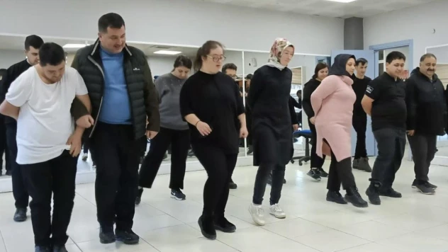 Kusursuz Kafenin kusursız çalışanları provada