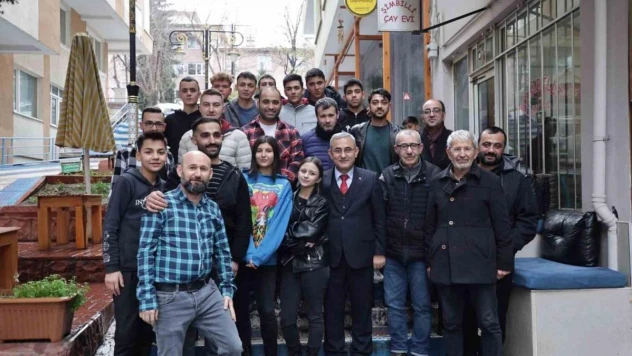 Kütahya Belediye Başkanı Alim Işık öğrencilerle bir araya geldi