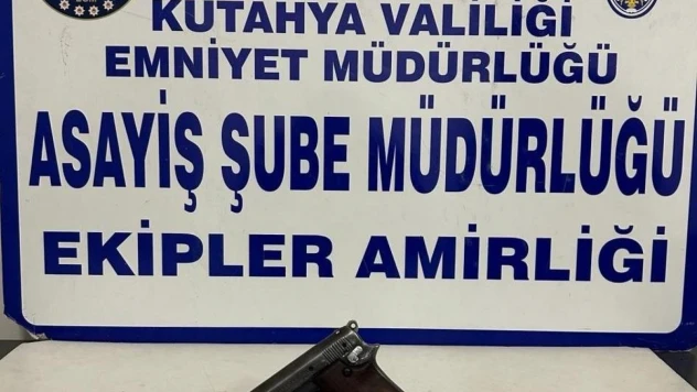 Kütahya'da bir şahsın üzerinde ruhsatsız tabanca ele geçirildi