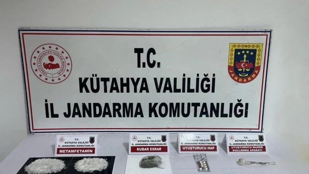 Kütahya'da durdurulan araçta uyuşturucu ele geçirildi: 2 şüpheli tutuklandı