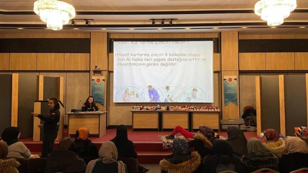 Kütahya'da Kuran kursu öğreticileri ilk yardım eğitimi aldı