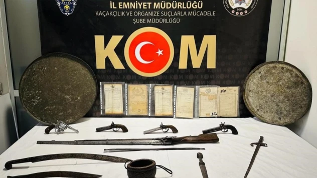 Kütahya'da şüpheli araçta 21 parça tarihi eser ele geçirildi