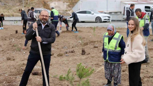 Kütahya OSB'de fidanlar toprakla buluştu