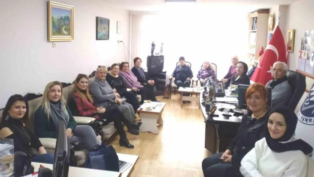 Kütahya Sosyal Yardım ve Kültür Vakfı 100 çocuğu sevindirdi