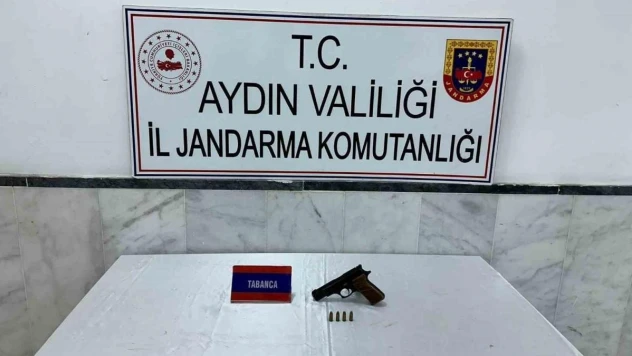 Kuyucak'taki evde ruhsatsız silah ele geçirildi