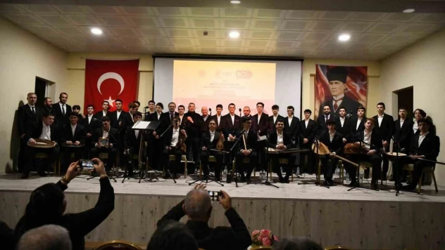 Lapseki'de Cumhuriyetin 100'üncü yılında Musiki konseri düzenlendi