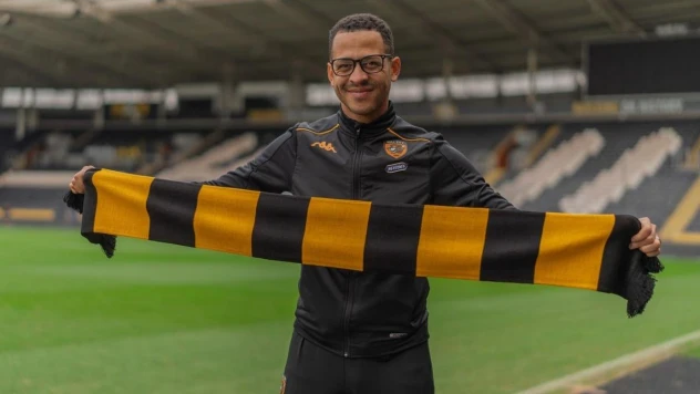 Liam Rosenior, 3 yıl daha Hull City'de