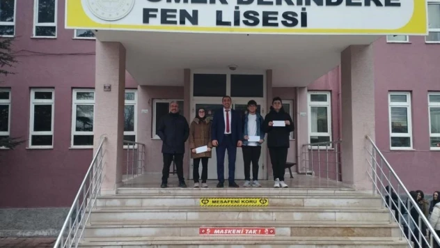Liseli gençler küfür ve argoya karşı yarıştı