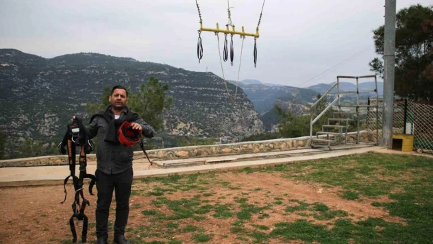 Macera parkındaki salıncak platforma çarptı, genç kızın ayağı kırıldı