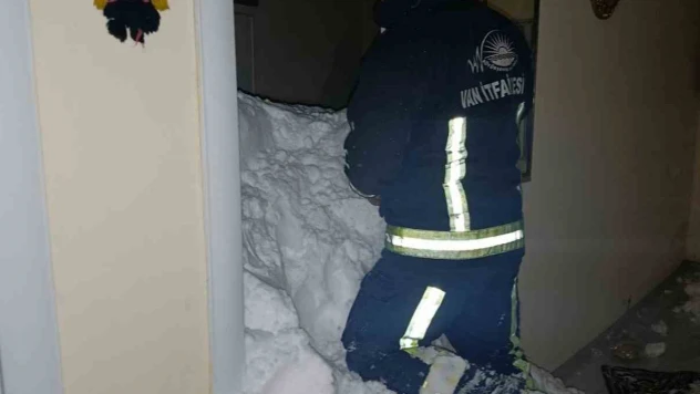 Van çatak'ta çığ dehşeti: Kayıp var, onlarca ev boşaltıldı