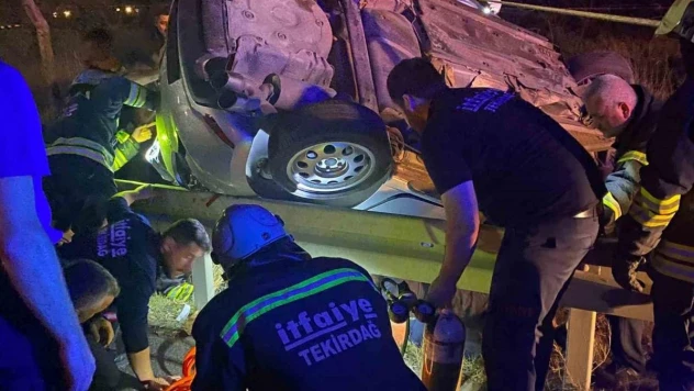 Makas atan araçtan kaçmak isteyen otomobil takla attı: 1 yaralı