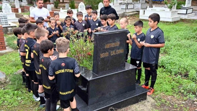 Manavgat Belediyesi'nden Bekir Çalışkan anısına futbol turnuvası