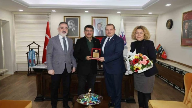 Manisa Öğretmenevi'nden Başkan Çelik'e destek teşekkürü