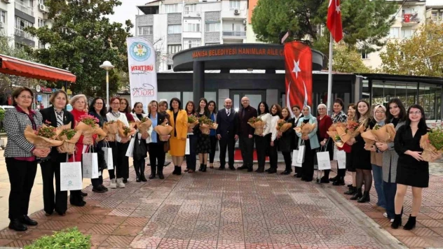 Manisalı kadın muhtarlara kutlama