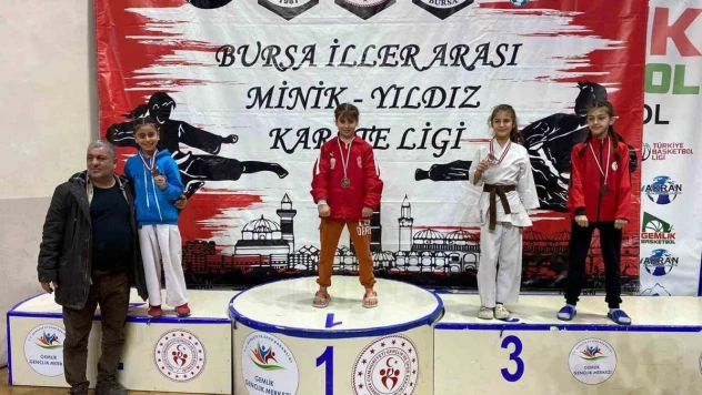 Manyaslı karatecilere yıldızlar liginden 7 madalya