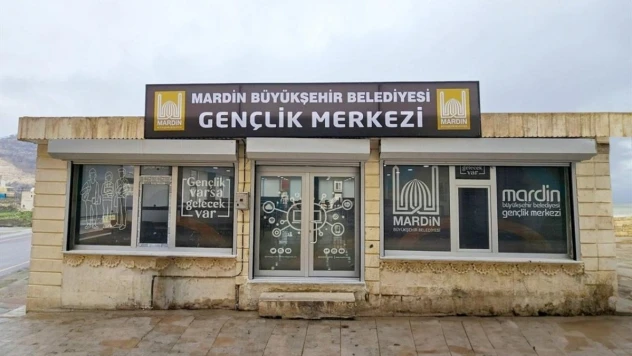 Mardin'de 8'inci Gençlik Merkezi hizmete sunuldu