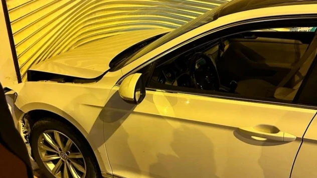 Mardin'de aracın dükkana daldığı kazanın görüntüleri ortaya çıktı