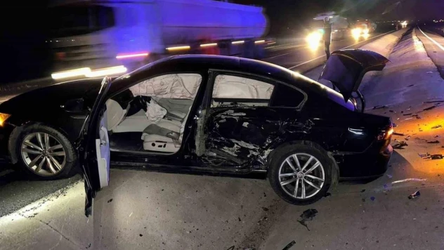 Mardin'de otomobil ile hafif ticari araç çarpıştı: 2 yaralı