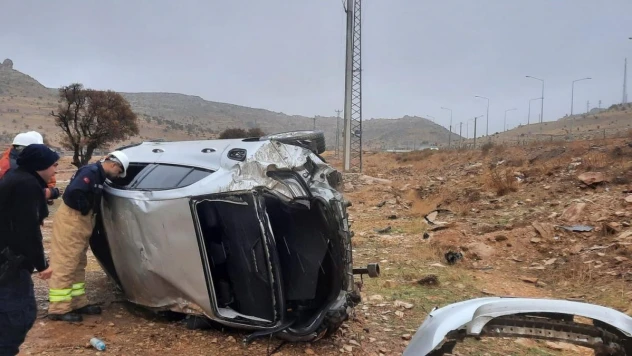 Mardin'de takla atan otomobilin sürücüsü yaralandı