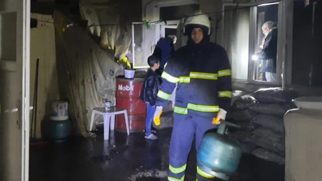 Mardin'de yangın çıkan ev kullanılamaz hale geldi: 2 kişi dumandan etkilendi