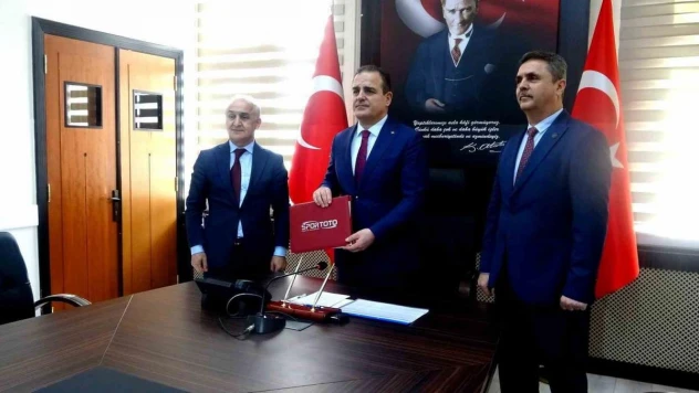 Marmaris'e yapılacak olan tesisin imzaları atıldı