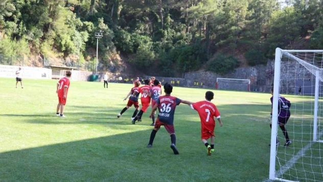 Marmaris'te atıl alanlar sporun merkezi oldu