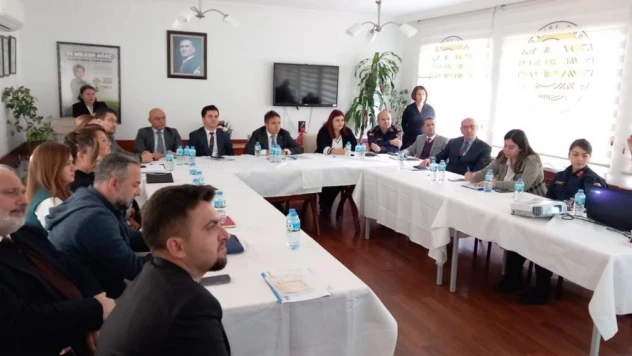 Marmaris'te bağımlılıkla mücadele toplantısı yapıldı