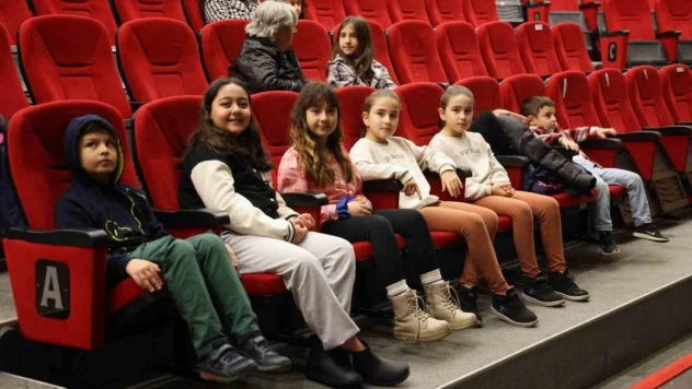 Marmaris'te çocuklar için animasyon film gösterileri başladı