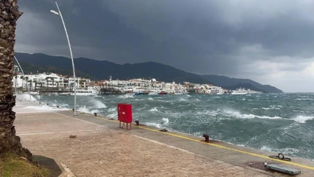 Marmaris'te şiddetli lodos