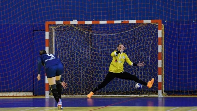 Mavi kelebekler zirveye demir attı