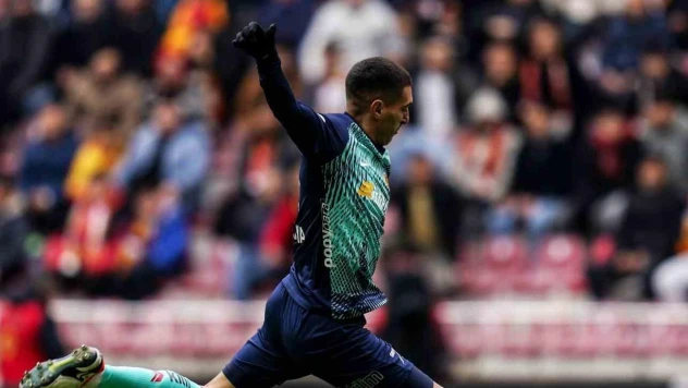 Mehdi Bourabia ilk golünü attı