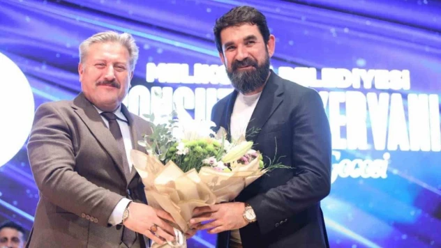 Melikgazi'de 'Sonsuzluk Kervanı' ile şiir dolu bir gece yaşandı