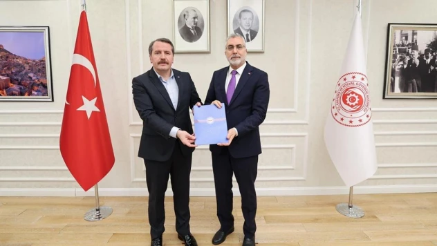 Memur-Sen Genel Başkanı Yalçın, Bakan Işıkhan ile görüştü