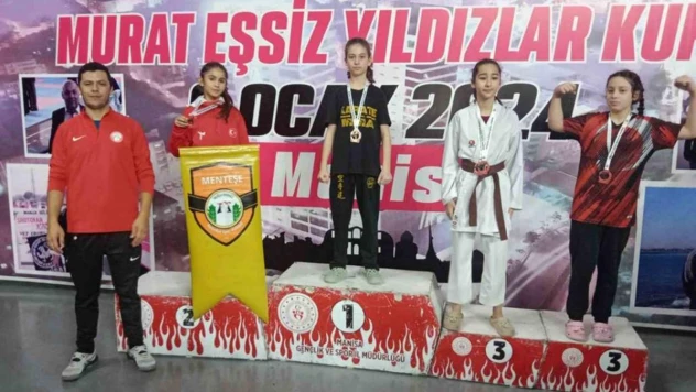 Menteşe'nin minik karatecileri madalyalar ile döndü