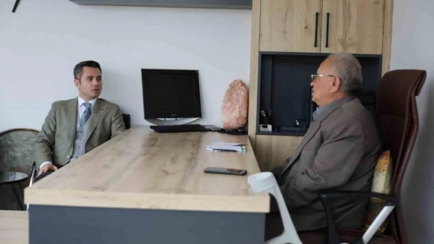 Merkezefendi Adayı Başer, vatandaşlardan dinleyip eski başkanlarla istişare yaptı