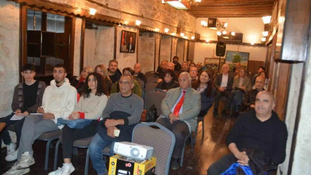 Mersin'de 'Tarih, Kültür ve Sanat Sohbeti' etkinliği düzenlendi