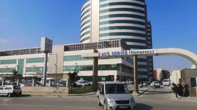 Mersin'de hastalar üzerinden menfaat sağlayan 2'si doktor 3 kişi tutuklandı