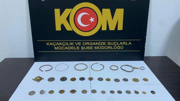 Mersin'de tarihi eser operasyonu: Bir çok obje ele geçirildi