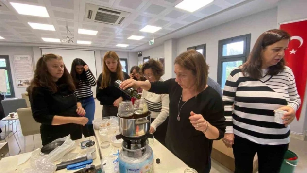 Meslek fabrikası eğitimlerinde sertifika heyecanı