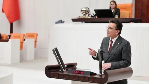 Milletvekili Uslu: '6 Şubat depremlerinin toplam maliyeti 120 milyar dolar'